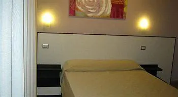 Hotel Faenza 米兰